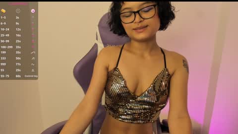 Snapshot of unu_nai chatting on 01/01/25, 03:45 new INSTA   online show from 01/01/25, 03:45