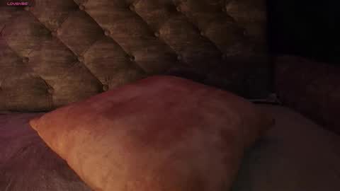 Snapshot of unu_nai chatting on 10/12/25, 06:12 new INSTA   online show from 10/12/25, 06:12