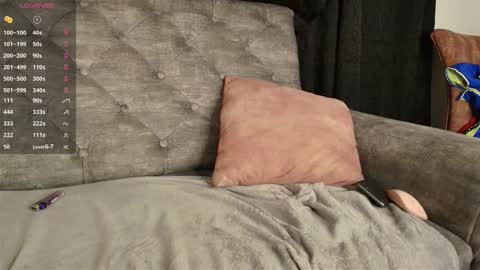 Snapshot of unu_nai chatting on 10/25/25, 03:36 new INSTA   online show from 10/25/25, 03:36