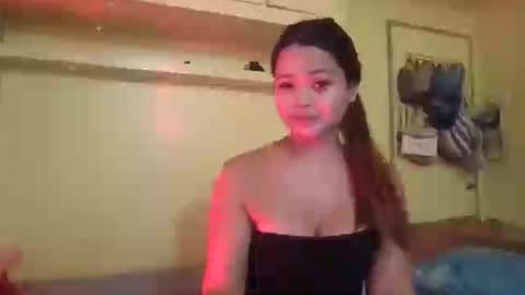 Snapshot of ur_cristal chatting on 07/20/26, 09:23 ur_cristal online show from 07/20/26, 09:23