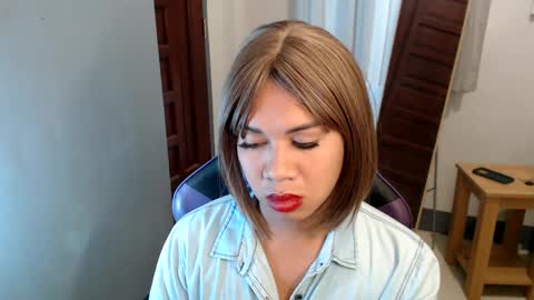 Vee online show from 01/23/25, 03:43