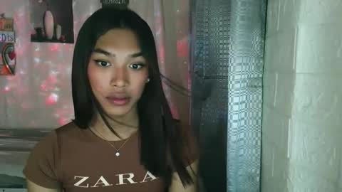 ur_dazzlingmorenaxx online show from 12/01/25, 03:00