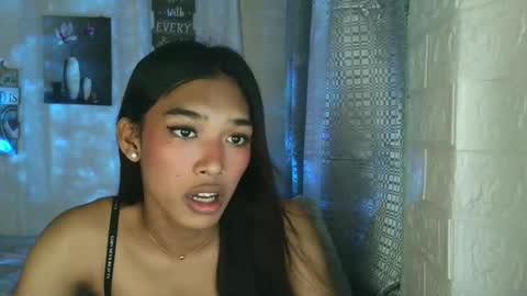 ur_dazzlingmorenaxx online show from 12/22/25, 03:03