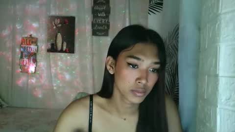 ur_dazzlingmorenaxx online show from 02/18/26, 06:04