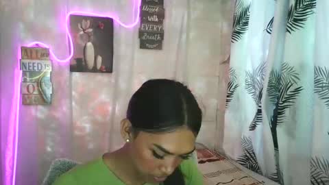 ur_dazzlingmorenaxx online show from 03/25/26, 04:07