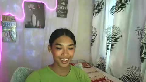 ur_dazzlingmorenaxx online show from 04/17/26, 03:31