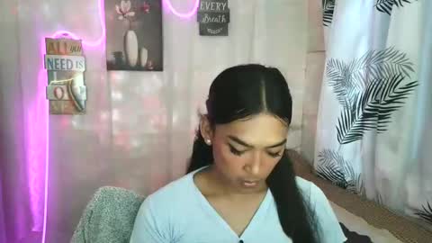 ur_dazzlingmorenaxx online show from 04/20/26, 02:36