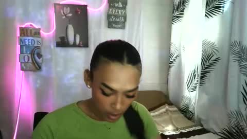 ur_dazzlingmorenaxx online show from 06/01/26, 02:02
