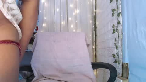 Snapshot of ur_hot_tommiexx chatting on 04/22/26, 01:19 jennie online show from 04/22/26, 01:19