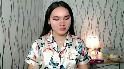 QUEENSY online show from 12/05/25, 01:25