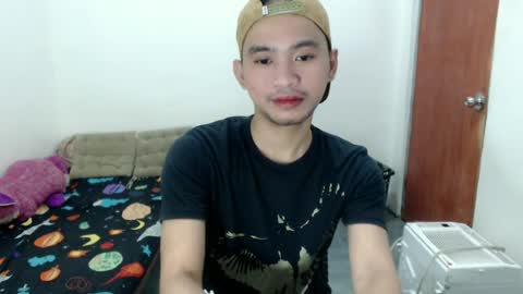 Snapshot of ur_joshuahotnotch chatting on 06/17/26, 07:11 ur_joshuahotnotch online show from 06/17/26, 07:11