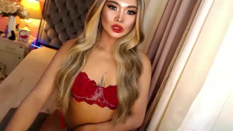 Snapshot of ur_sassygirl chatting on 02/19/25, 02:44 Kath online show from 02/19/25, 02:44