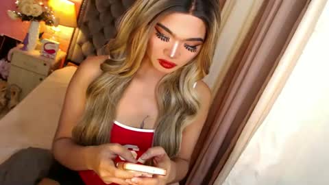 Snapshot of ur_sassygirl chatting on 02/22/25, 08:29 Kath online show from 02/22/25, 08:29