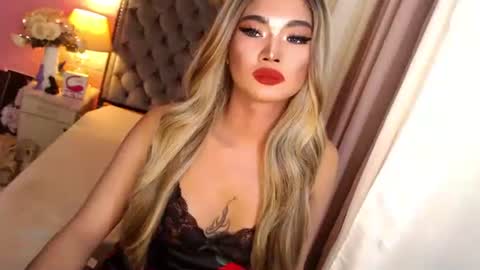 Snapshot of ur_sassygirl chatting on 02/23/25, 05:12 Kath online show from 02/23/25, 05:12