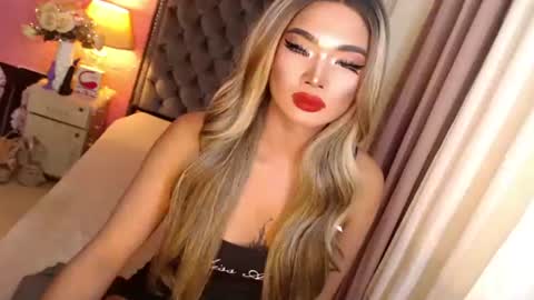 Snapshot of ur_sassygirl chatting on 02/24/25, 05:11 Kath online show from 02/24/25, 05:11