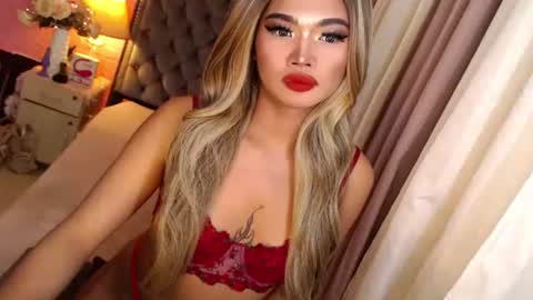 Snapshot of ur_sassygirl chatting on 02/25/25, 05:30 Kath online show from 02/25/25, 05:30