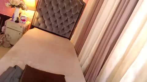 Snapshot of ur_sassygirl chatting on 02/25/25, 08:36 Kath online show from 02/25/25, 08:36