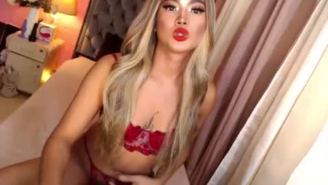 Snapshot of ur_sassygirl chatting on 03/04/25, 05:00 Kath online show from 03/04/25, 05:00