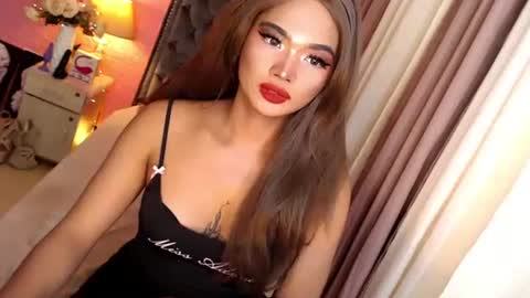 Snapshot of ur_sassygirl chatting on 03/08/25, 09:51 Kath online show from 03/08/25, 09:51