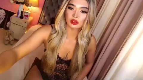 Snapshot of ur_sassygirl chatting on 03/12/25, 06:55 Kath online show from 03/12/25, 06:55