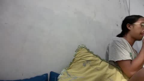 Ellie online show from 04/23/26, 10:47