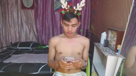 ur_shan21 online show from 12/18/25, 06:58