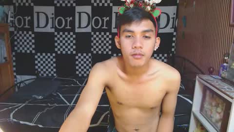 ur_shan21 online show from 12/21/25, 03:08