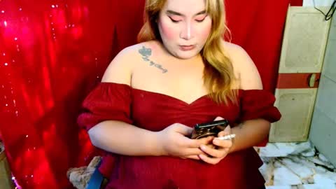 pretitit micole online show from 12/05/25, 12:19