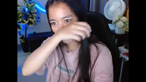 Snapshot of urasian_bella23 chatting on 12/04/24, 01:14 urasian_bella23 online show from 12/04/24, 01:14