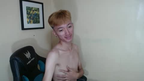 urasian_femboyxxx online show from 04/19/26, 09:52