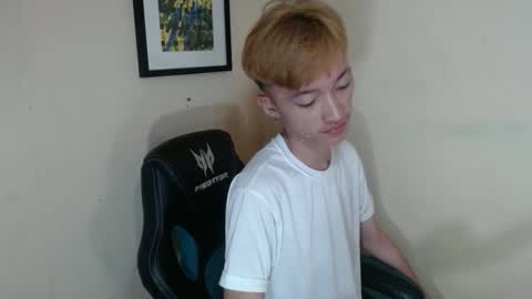 urasian_femboyxxx online show from 04/21/26, 07:25
