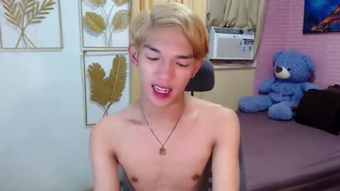 urasian_john20 online show from 04/12/26, 04:39