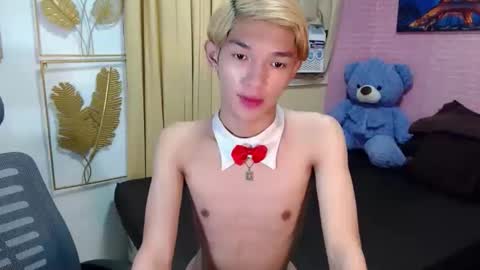 urasian_john20 online show from 04/29/26, 01:59