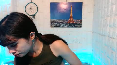 Snapshot of urasian_khalifa21 chatting on 06/11/26, 04:38 Shirley online show from 06/11/26, 04:38