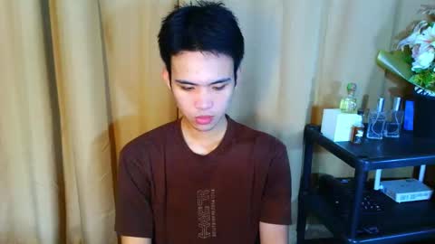 urasiancumboix2 online show from 10/29/25, 01:52