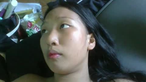 Snapshot of urasiangurl18 chatting on 11/29/25, 02:25 urasiangurl18 online show from 11/29/25, 02:25