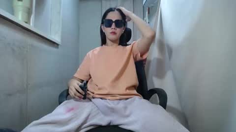 Erika online show from 11/21/25, 05:22