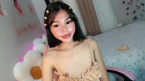 Snapshot of urbabelianne chatting on 02/07/25, 02:29 lianne online show from 02/07/25, 02:29