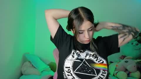 Danielle  online show from 06/06/26, 09:58