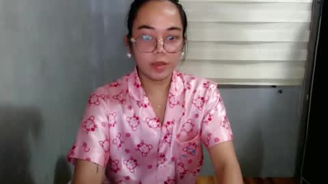 Snapshot of urbabydollx16 chatting on 05/17/26, 04:32 urbabydollx16 online show from 05/17/26, 04:32
