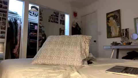 urbabygurl13 online show from 04/25/26, 12:57