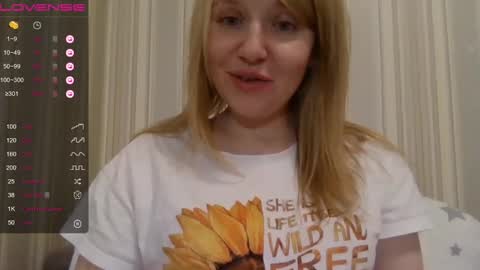 Snapshot of urbadkitty chatting on 12/13/24, 04:27 urbadkitty online show from 12/13/24, 04:27