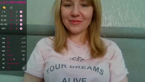 Snapshot of urbadkitty chatting on 12/18/24, 06:32 urbadkitty online show from 12/18/24, 06:32