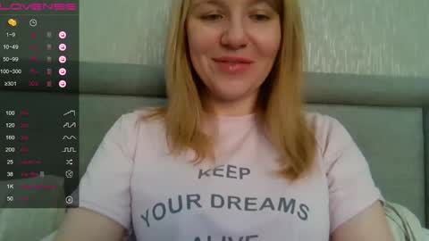 Snapshot of urbadkitty chatting on 12/19/24, 08:23 urbadkitty online show from 12/19/24, 08:23