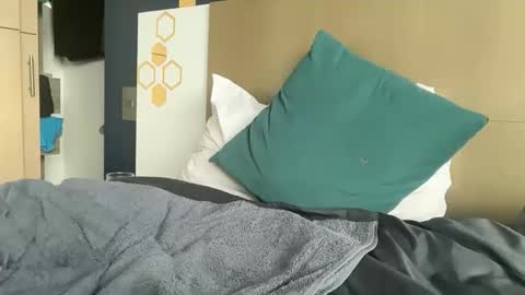 urbandick5 online show from 04/18/26, 07:07