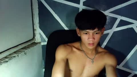 Snapshot of urboytoyjust chatting on 07/11/26, 10:44 JUSTINE online show from 07/11/26, 10:44