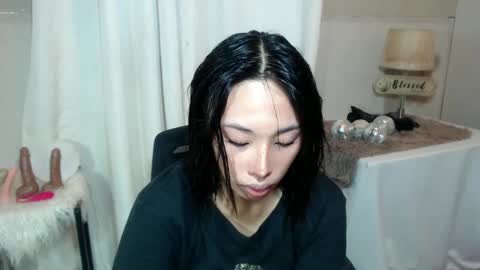 Snapshot of urcrushnextdoor_ chatting on 02/07/25, 09:05 urcrushnextdoor_ online show from 02/07/25, 09:05