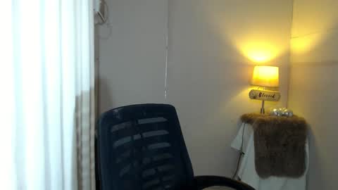 Snapshot of urcrushnextdoor_ chatting on 03/05/25, 04:56 urcrushnextdoor_ online show from 03/05/25, 04:56