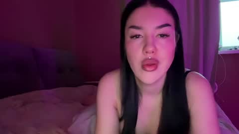 Snapshot of urdevilbaby chatting on 12/22/24, 06:06 Margo online show from 12/22/24, 06:06