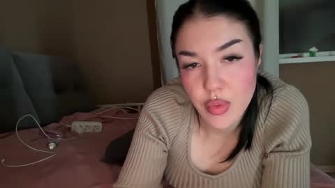 Snapshot of urdevilbaby chatting on 01/06/25, 02:25 Margo online show from 01/06/25, 02:25